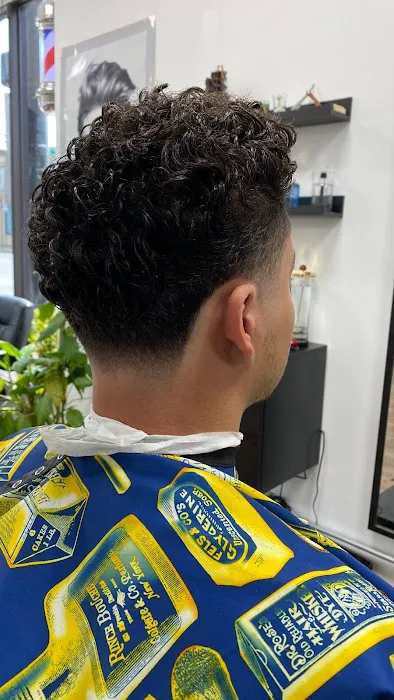 Manny’s Barbershop Picture 1