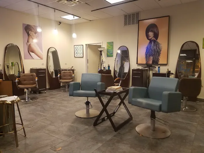 Salon Rikk Picture 5
