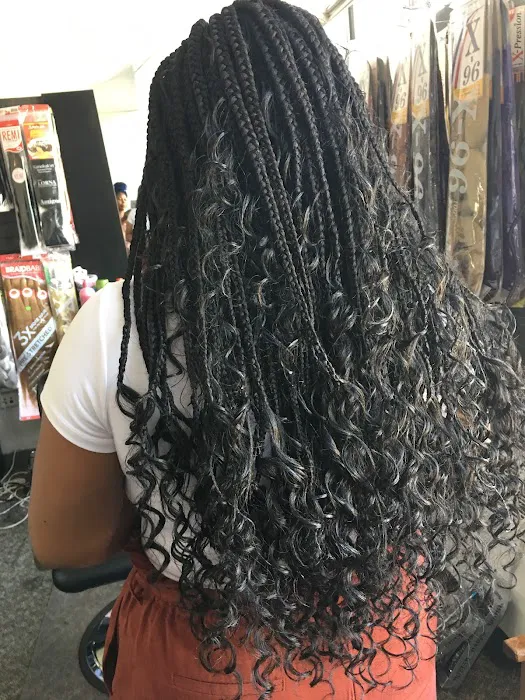 Madam Hawa Salon African Hair Braiding Picture 2