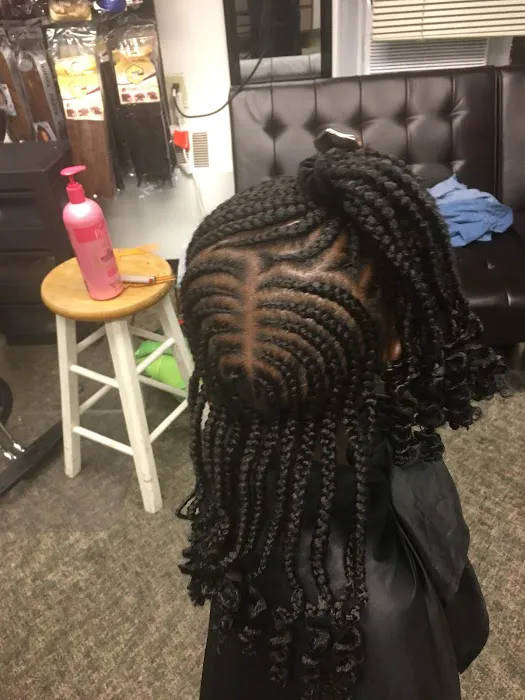 Madam Hawa Salon African Hair Braiding Picture 8