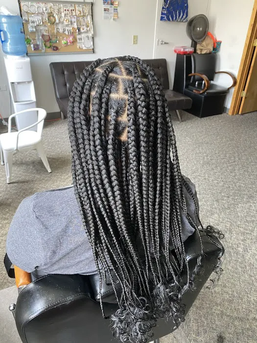Madam Hawa Salon African Hair Braiding Picture 9