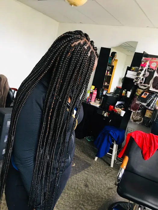 Madam Hawa Salon African Hair Braiding Picture 5