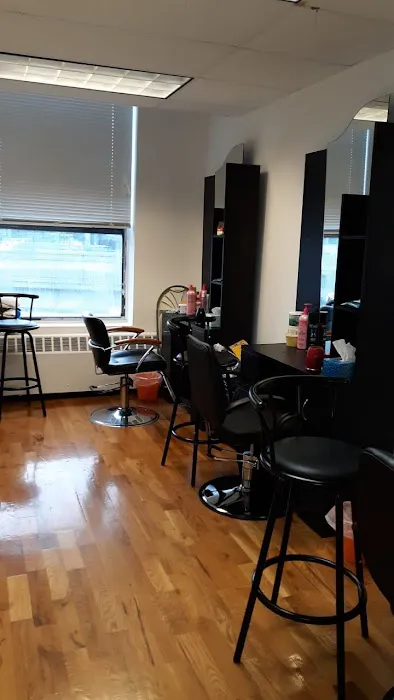 Madam Hawa Salon African Hair Braiding Picture 1