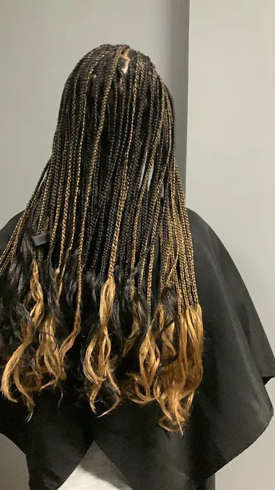 Diva's Africain Hair Braiding Studio Picture 8