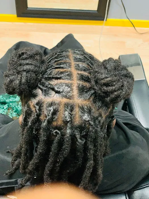 Diva's Africain Hair Braiding Studio Picture 4