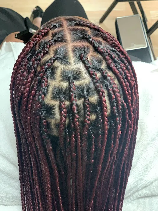 Diva's Africain Hair Braiding Studio Picture 9
