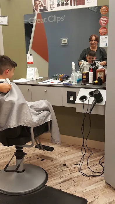 Great Clips Picture 10