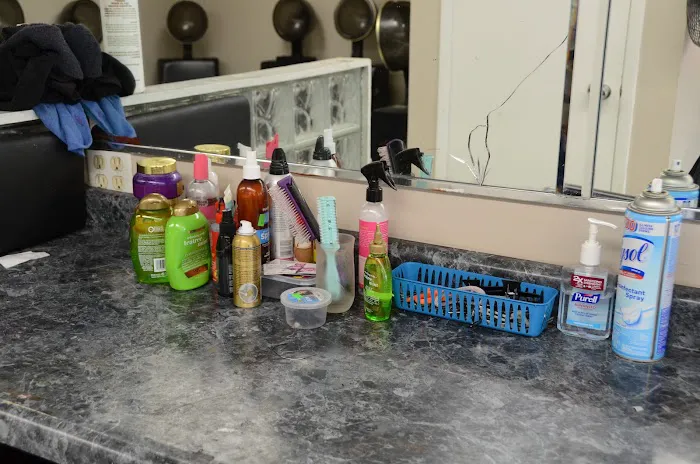 Urban Legends Hair Studio Picture 7