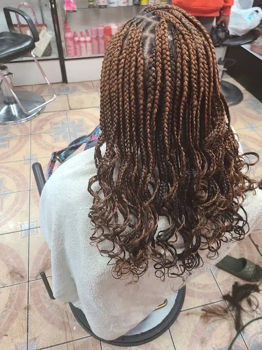 Benkady African Hair Braiding Picture 2