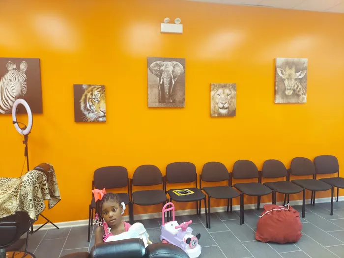 Robert's hairstyling kingdom and boutique Picture 5