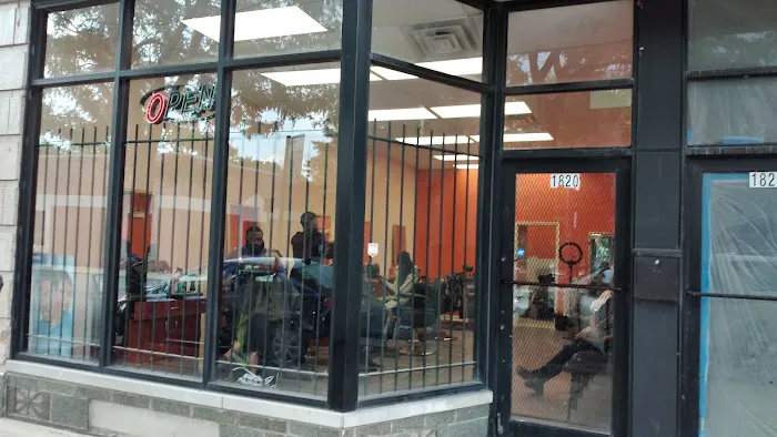 Robert's hairstyling kingdom and boutique Picture 2