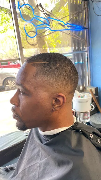 Lonnies Young Cuts Picture 10