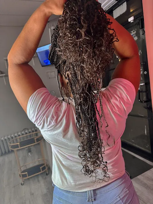 Izi African hair braiding shop Picture 7