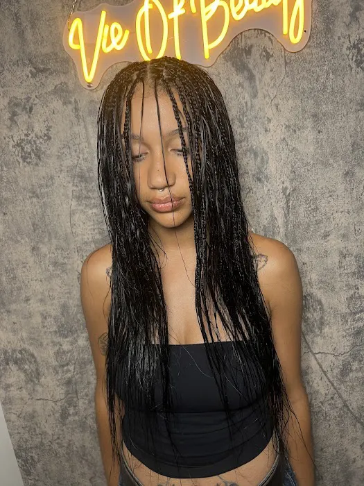 Vie Of Beauty braids/ loctician Picture 5