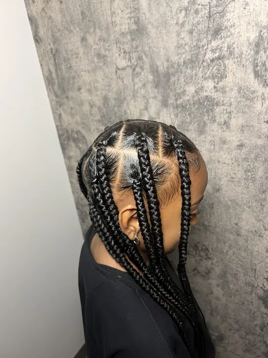 Vie Of Beauty braids/ loctician Picture 10