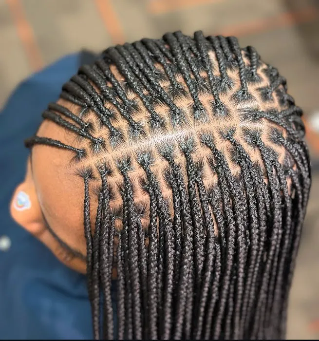 Vie Of Beauty braids/ loctician Picture 6