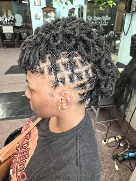 De Love Styles hair salon Picture 6
