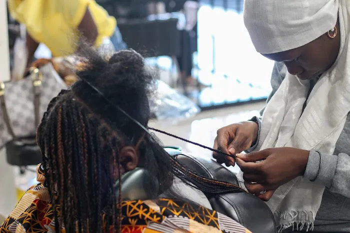 Zahara CiCi Hair Braiding - Chatham IL Picture 7