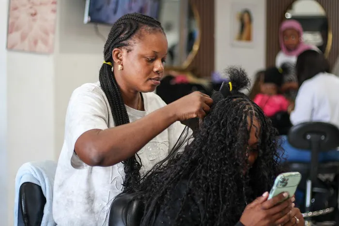 Zahara CiCi Hair Braiding - Chatham IL Picture 9
