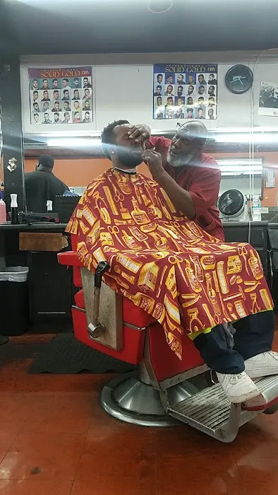 TNT Barber Shop Picture 2