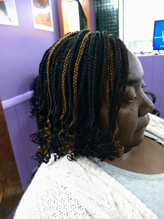 A.S. African Hair Braiding shop Picture 4