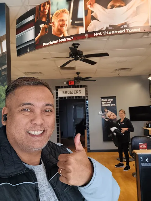 Sport Clips Haircuts of Norridge Commons Picture 10