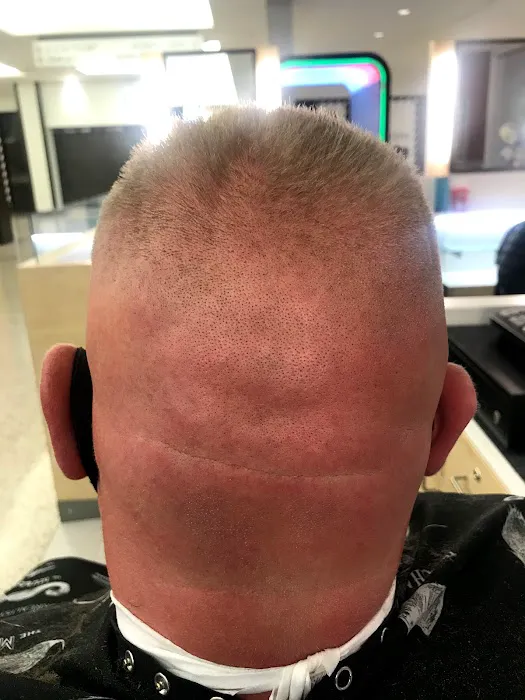EMB BARBERSHOP Picture 6