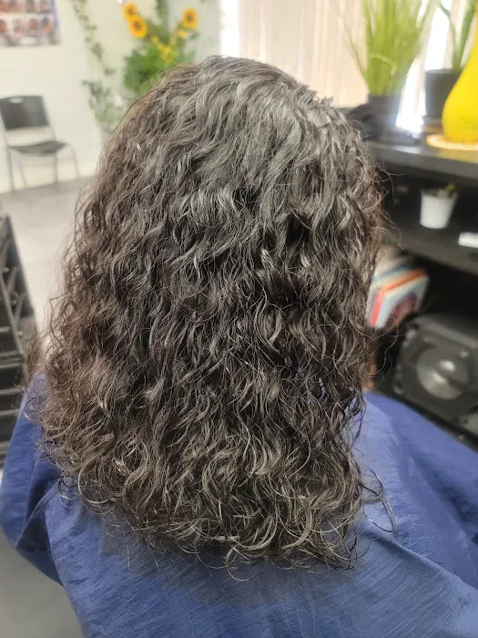 Yhwh Jireh Hair Salon Picture 8