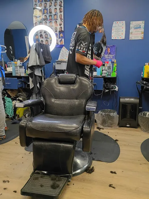 Loc'd & Cutz Studio Picture 6