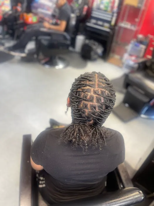 Loc'd & Cutz Studio Picture 5