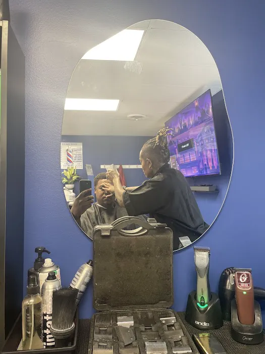 Loc'd & Cutz Studio Picture 10
