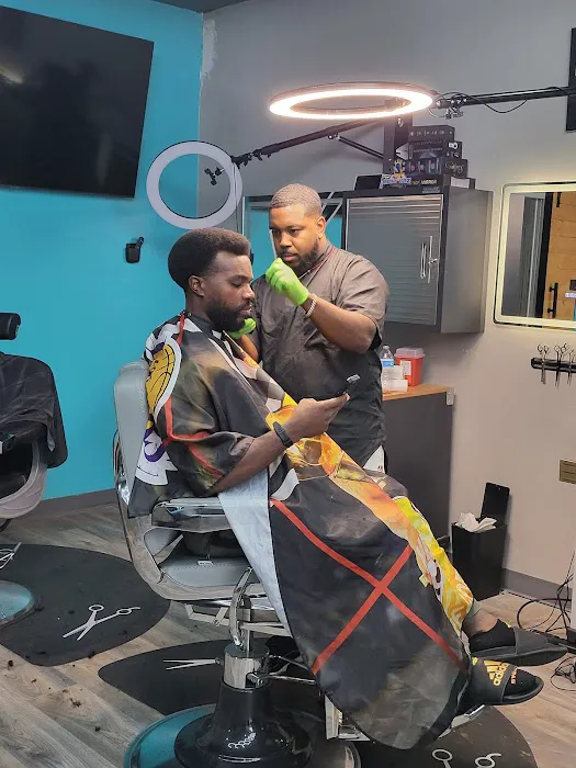 Royalty kutz barbershop Picture 7