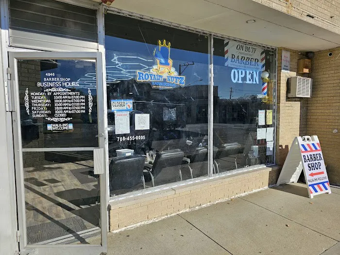 Royalty kutz barbershop Picture 3