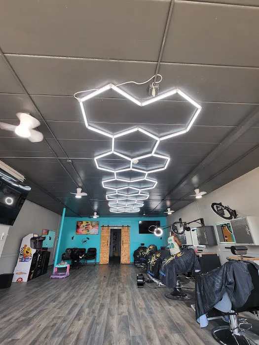 Royalty kutz barbershop Picture 6