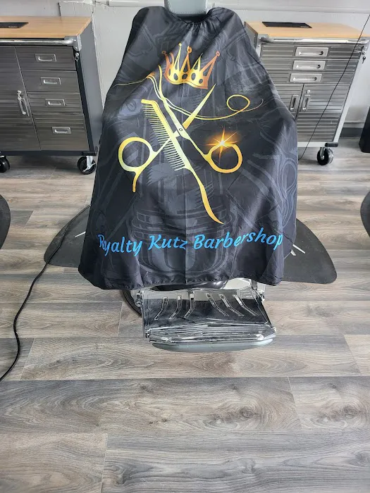 Royalty kutz barbershop Picture 5