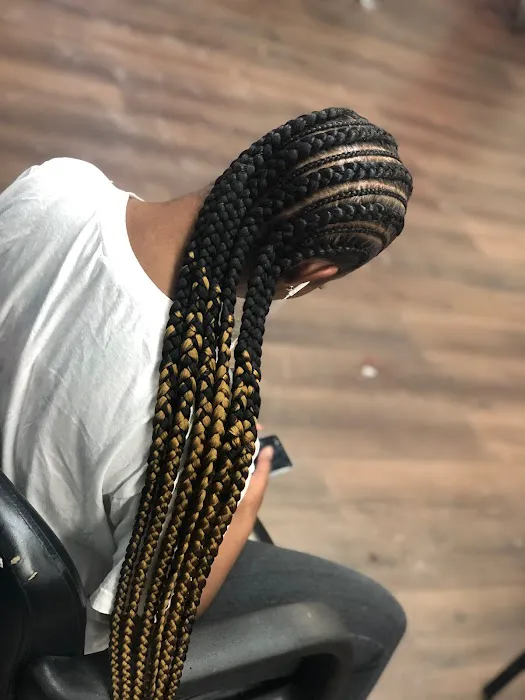 QueenZ Beauty Paradise LLC Picture 5