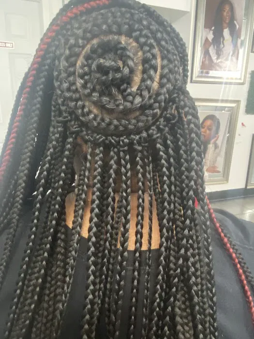 QueenZ Beauty Paradise LLC Picture 7