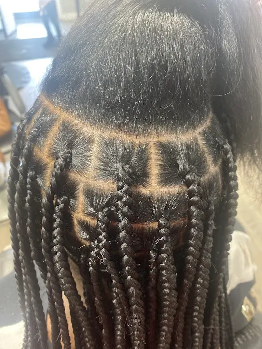 QueenZ Beauty Paradise LLC Picture 2