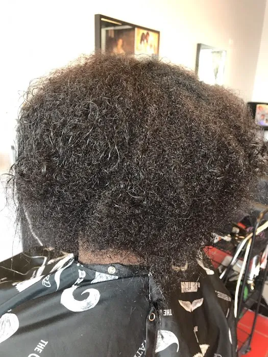 T'soma Salon Picture 6