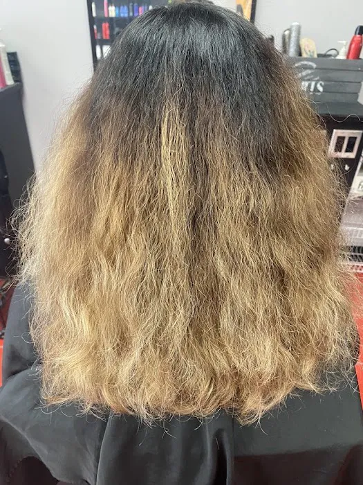 T'soma Salon Picture 9
