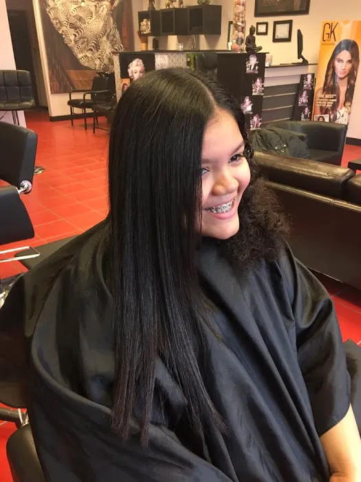 T'soma Salon Picture 2