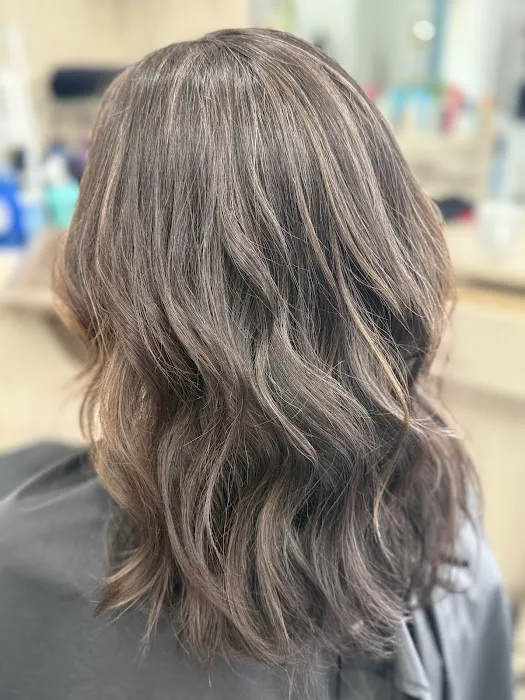 Refresh Hair Studio Chicago Picture 2