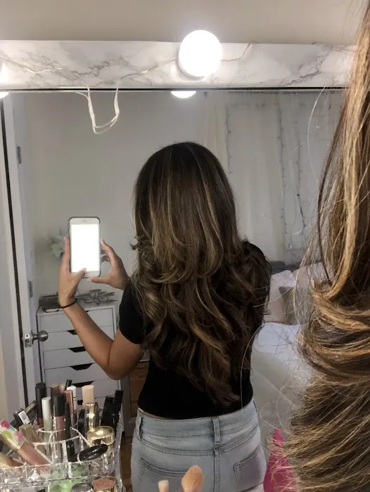 Salon 87 Picture 3