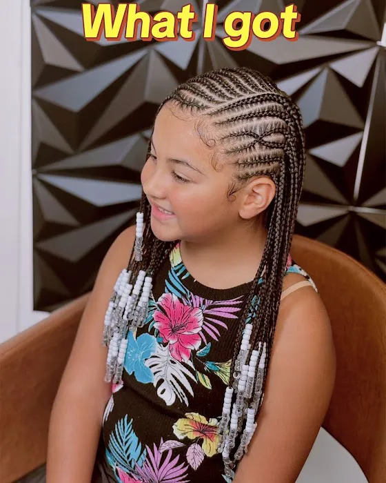 Deborah braiding hair salon Picture 4