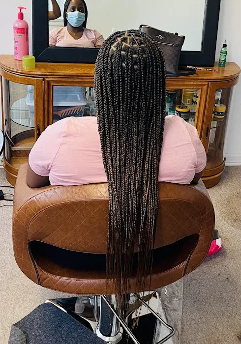 Deborah braiding hair salon Picture 2