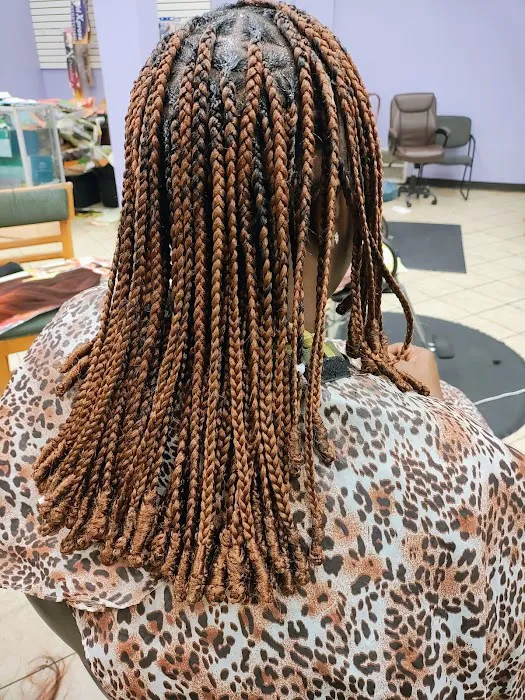 Clem's African Hair Braiding Picture 2