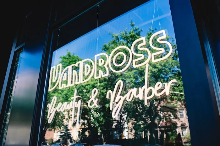 Vandross Beauty & Barber Picture 1