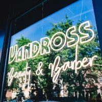 Vandross Beauty & Barber ico