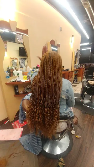 Afrikiko Hair & Fashion Boutique Picture 2
