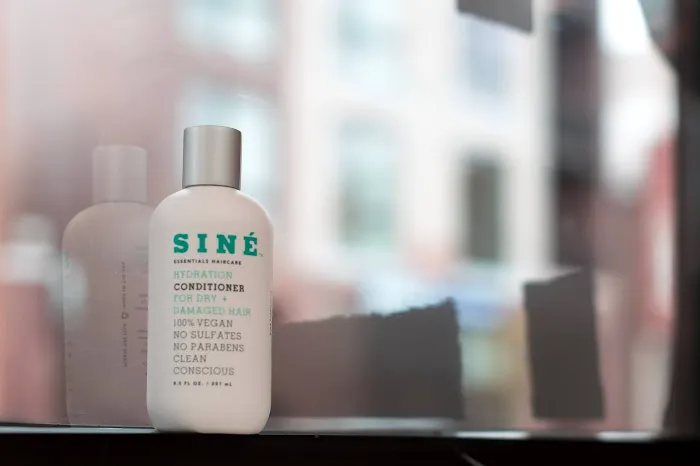 Sine Qua Non Salon Picture 9